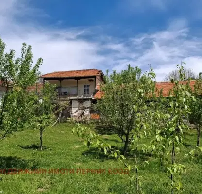 Снимка 2 — Къща в Перник, с. Горна Врабча