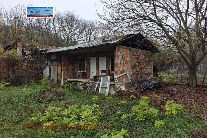 Къща в Перник, с. Горни Романци