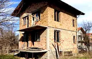 Къща в Перник, с. Гълъбник