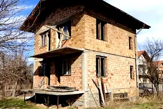 Къща в Перник, с. Гълъбник