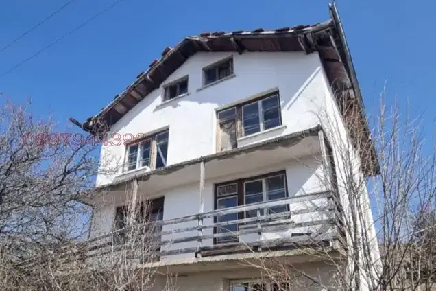 House in Oblast Pernik, Gyrlo