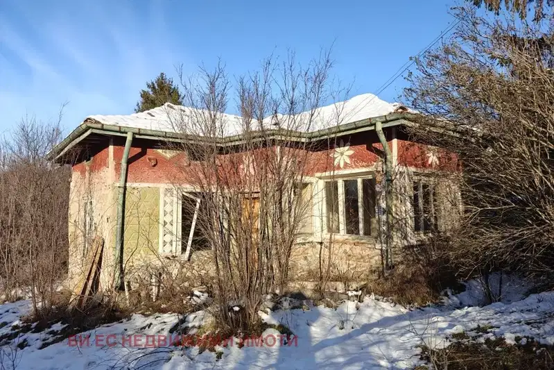 House in Oblast Pernik, Jedna
