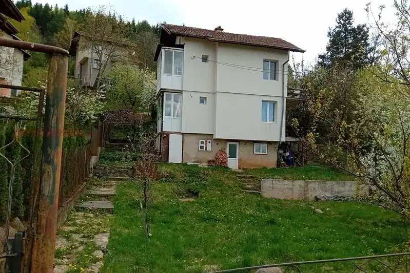House in Oblast Pernik, Kladnica