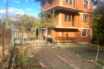 Къща в Перник, с. Кленовик