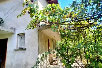Къща в Перник, с. Кленовик