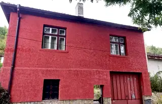Къща в Перник, с. Лобош