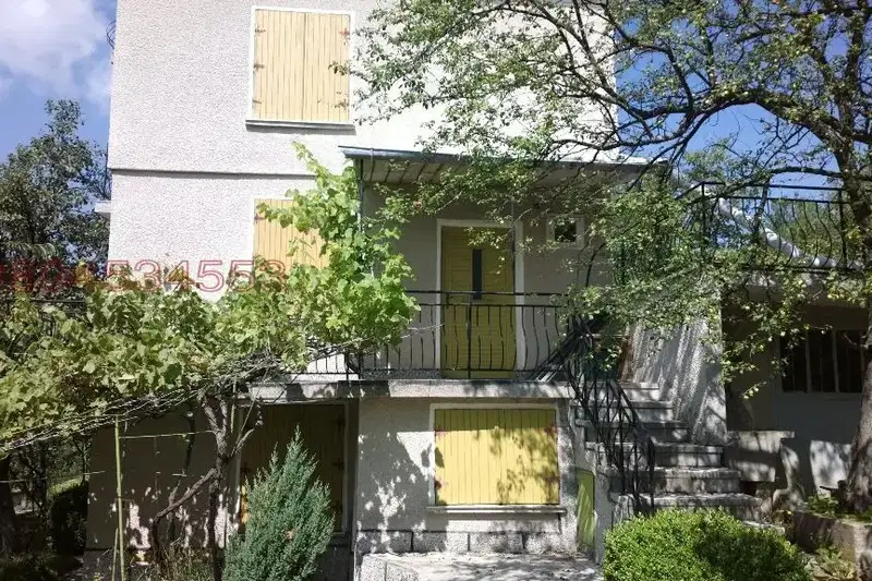 House in Oblast Pernik, Lyalinci