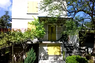 Къща в Перник, с. Лялинци