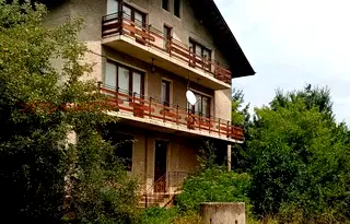 Къща в Перник, с. Люлин