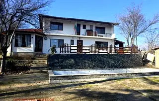 Къща в Перник, с. Мещица