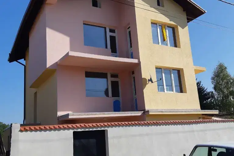 House in Oblast Pernik, Noevci