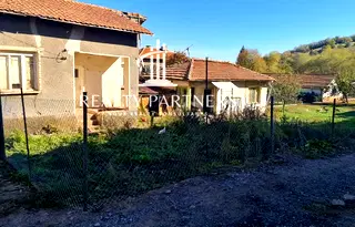Къща в Перник, с. Ноевци
