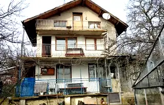 Къща в Перник, с. Поцърненци