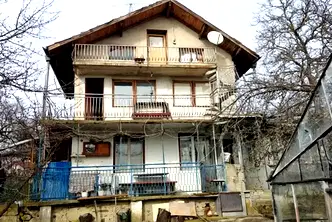 Къща в Перник, с. Поцърненци