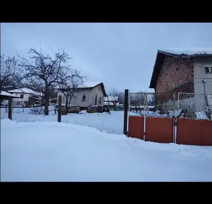 Снимка 2 — Къща в Перник, с. Поцърненци