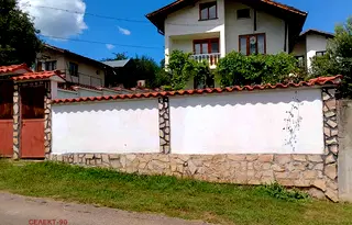 Къща в Перник, с. Ракиловци