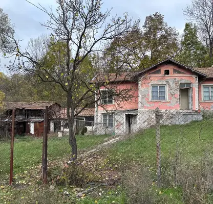 Photo 4 — House in Pernik, Rasnik