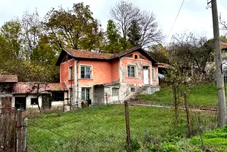 Къща в Перник, с. Расник