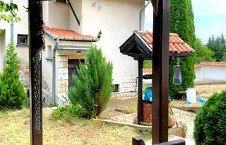 Къща в Перник, с. Ребро