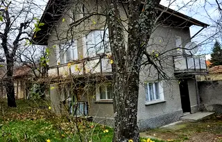 Къща в Перник, с. Режанци