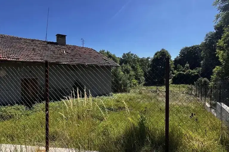 House in Oblast Pernik, Sadovik