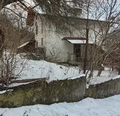 Снимка 2 — Къща в Перник, с. Сирищник