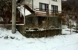 Къща в Перник, с. Сирищник