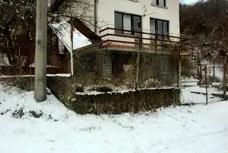 Къща в Перник, с. Сирищник