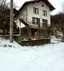 Къща в Перник, с. Сирищник