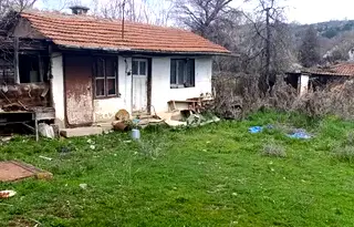 Къща в Перник, с. Сирищник