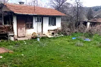 Къща в Перник, с. Сирищник