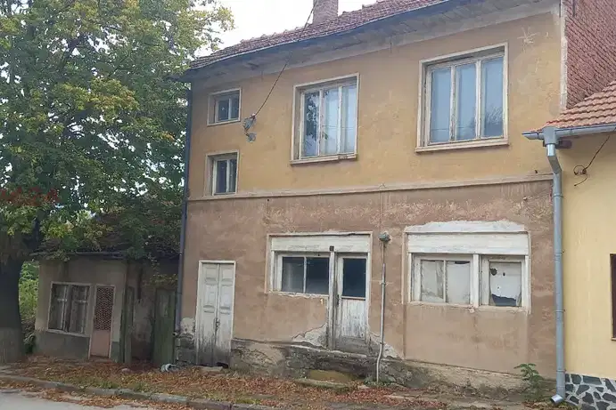 House in Oblast Pernik, Sirishtnik
