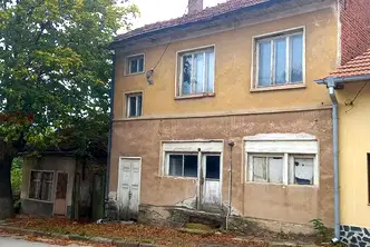 Къща в Перник, с. Сирищник