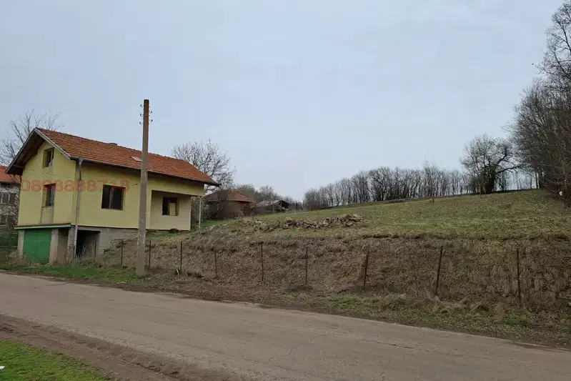 House in Pernik, Slakovci