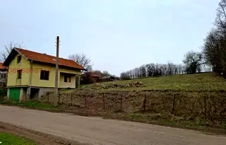 Къща в Перник, с. Слаковци