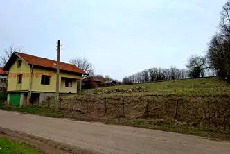 Къща в Перник, с. Слаковци