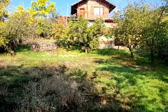 Къща в Перник, с. Светля