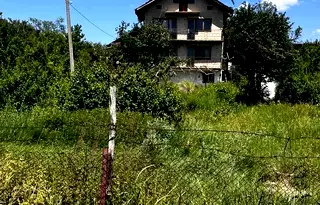 Къща в Перник, с. Зидарци