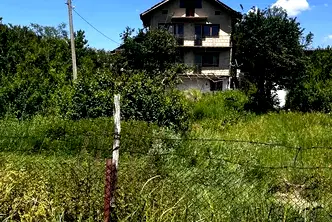 Къща в Перник, с. Зидарци
