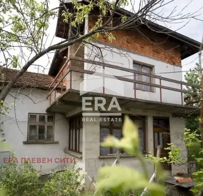 Снимка 3 — Къща с три сгради и двор в с. Еница, област Плевен