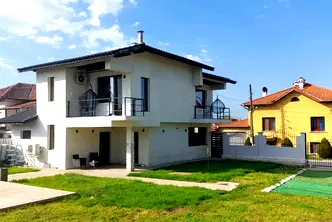 Къща в Плевен, Долни Дъбник