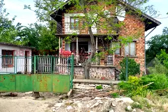 Къща в Плевен, с. Бресте