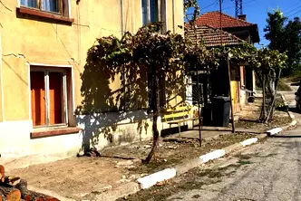 Къща в Плевен, с. Брестовец