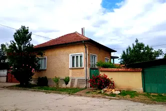 Къща в Плевен, с. Горни Дъбник