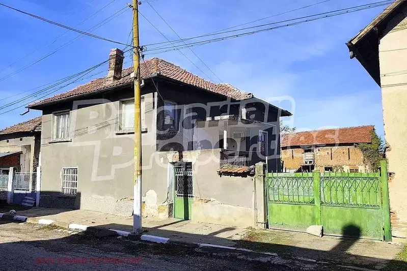 Two-storey house with garage in Gradina village, Pleven region