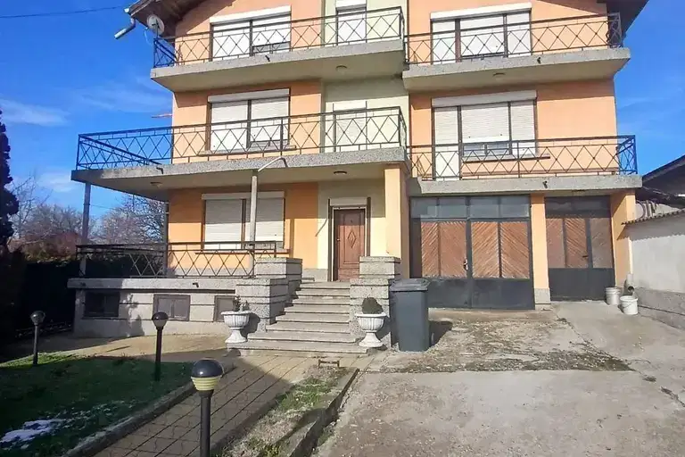 House in Oblast Pleven, Grivica