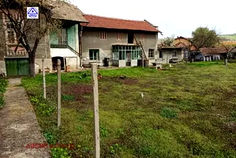 Къща в Плевен, с. Комарево