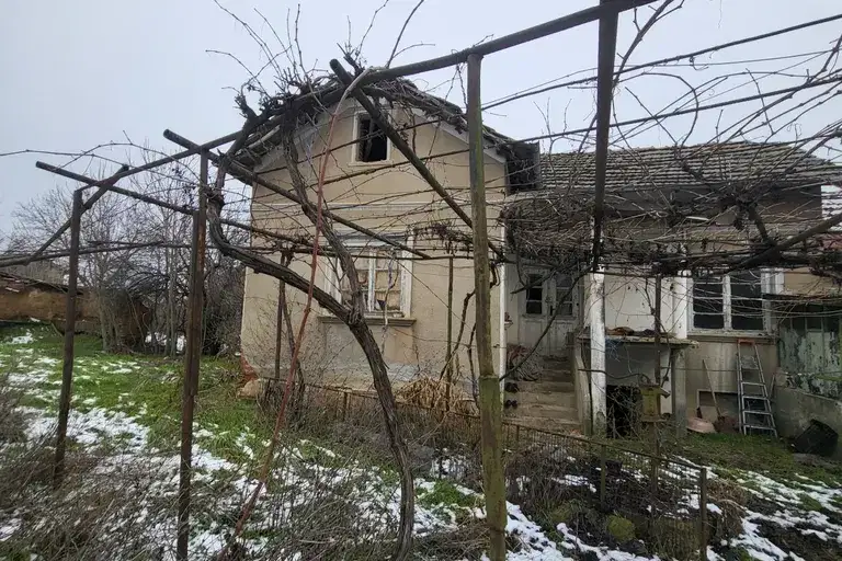 Къща в Плевен, с. Крушовица