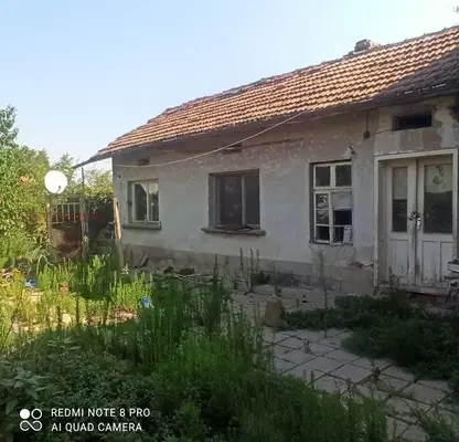 Снимка 4 — Къща с двор в с. Ореховица, област Плевен, нужда от ремонт