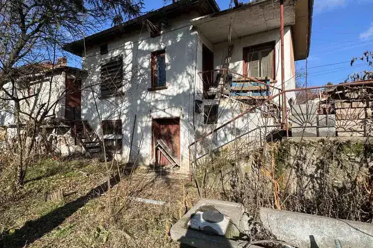 House in Oblast Pleven, Radishevo